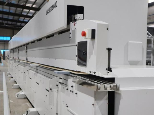 Panneaux haut de gamme Machine de bande de bord laser intelligente sans couture