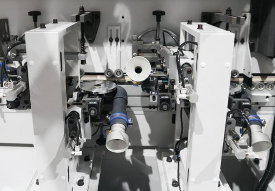 Machine à bandes automatique à grande vitesse pour les bords lourds