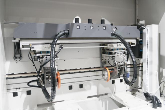 Machine à bandes automatique à grande vitesse pour les bords lourds